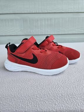 Nike Revolution 6 TD Athletic Sneaker SZ 9C Sneaker Red Hook & Loop DD1094-607